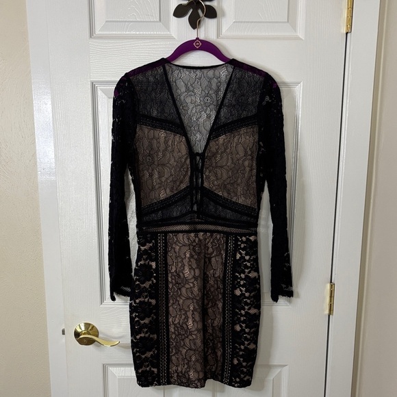 Express Black and Cream Lace Mini Dress Size 8 - Picture 5 of 13
